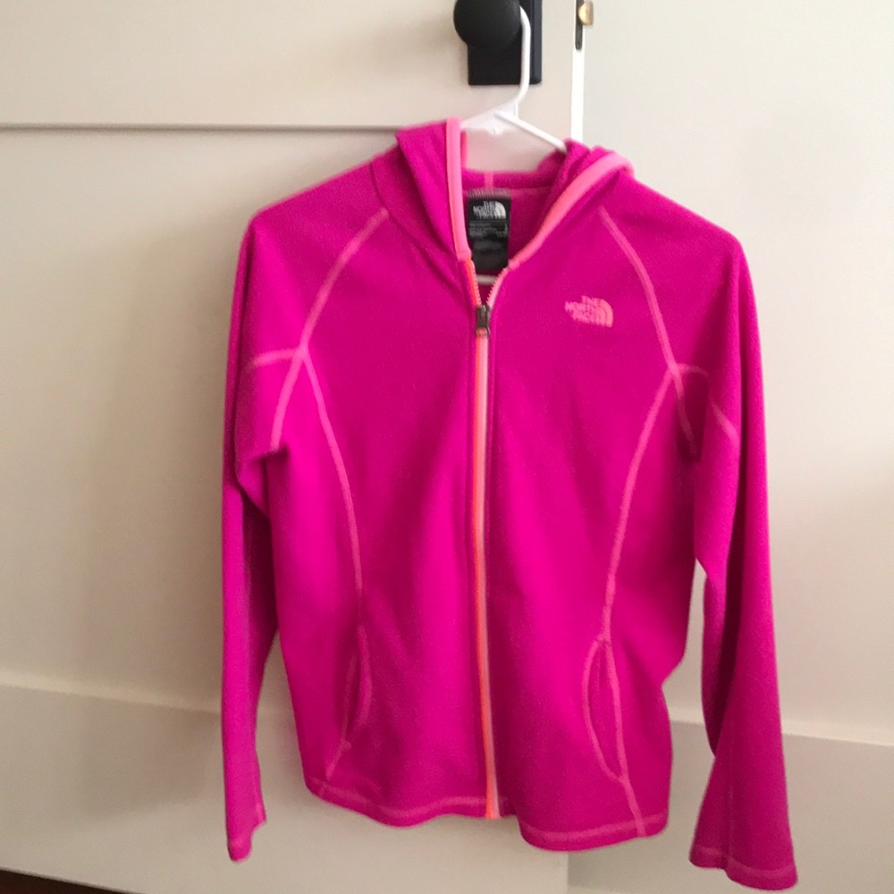 Girls North Face jacket w hood.